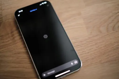 Геймдизайнер неделю общался с ChatGPT и чуть не сошел с ума. Из-за нейросети он везде видит аномалии