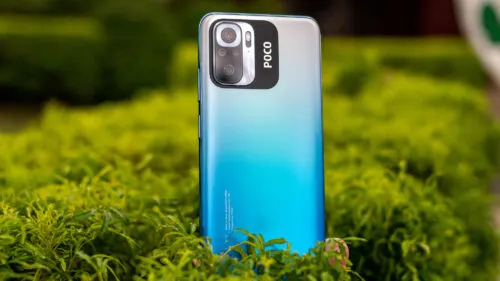 Этот Xiaomi Poco вечен. Смартфону почти 3 года, но он до сих пор разрывает конкурентов