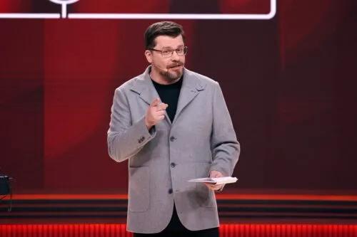 Почему Гарик Харламов постоянно опаздывает? Дело не только в видеоиграх или лени