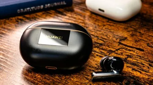 5 оптимальных моделей беспроводных наушников до 20 тысяч рублей. От топовых Realme до AirPods Pro