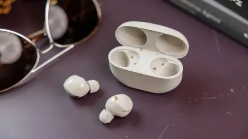 «Настоящий технологический шедевр». Флагманские наушники Sony рухнули в цене