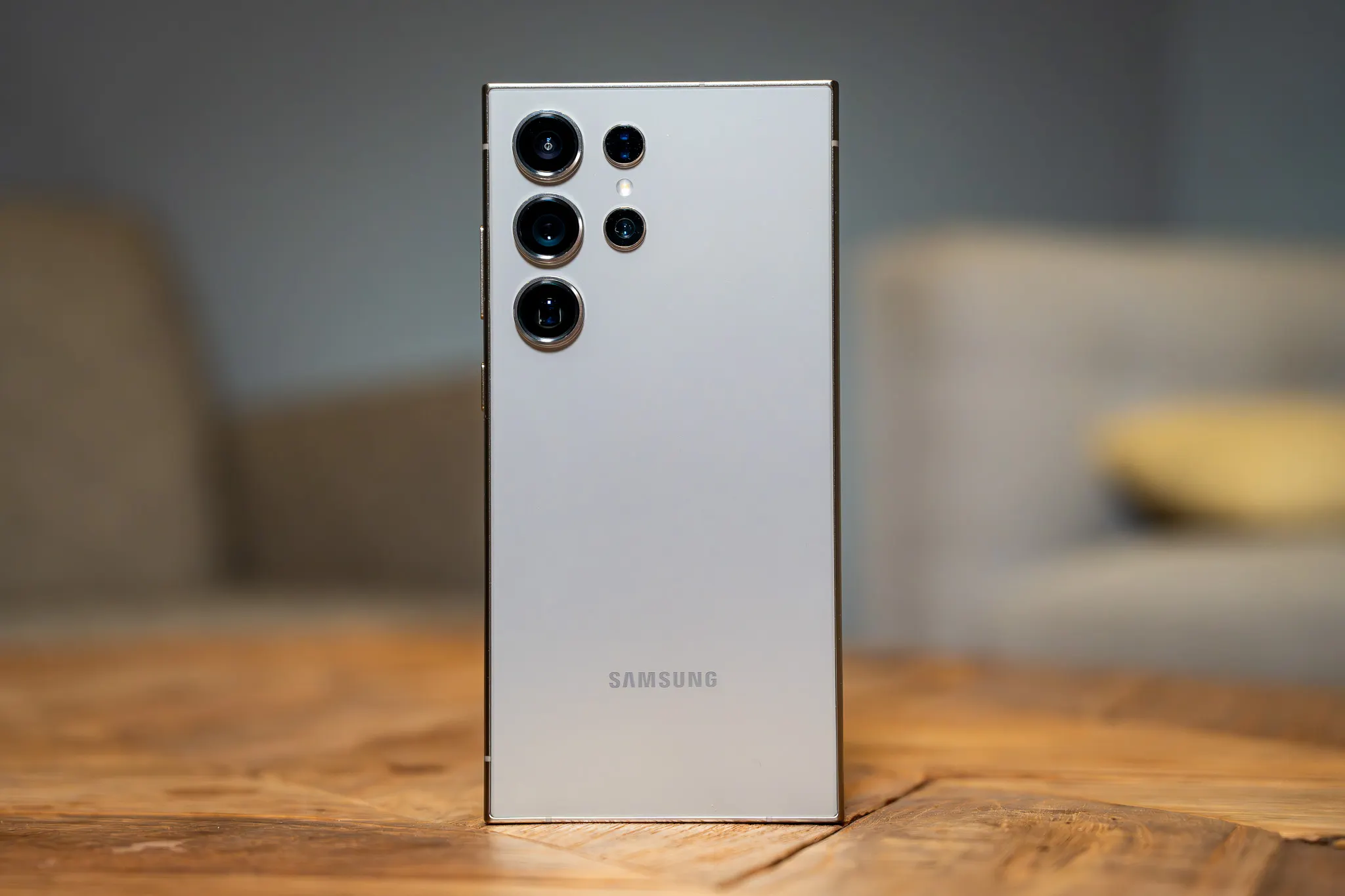 Прошлогодние Samsung Galaxy рухнули в цене. 4 смартфона под любой бюджет