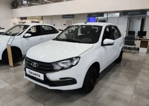 Реально ли взять Lada Granta за 750 тысяч рублей? Блогер провел эксперимент – вот 4 вывода