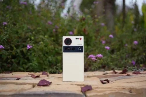 Недооцененный флагман ZTE Nubia подешевел на Маркете. У него уникальный набор камер и топовая производительность