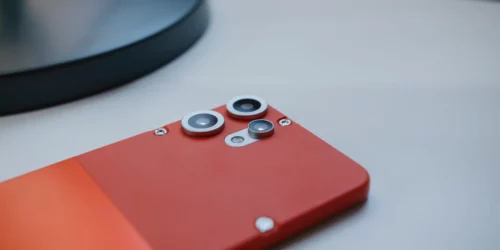 В чем сила CMF Phone 2 Pro? Телефон тотально обновился, получил NFC и внезапно шикарную камеру