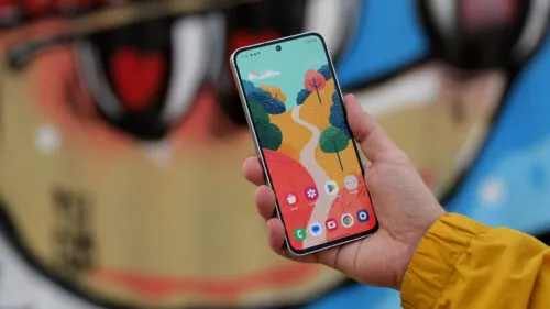 Samsung Galaxy S24 FE сливают по привлекательной цене. Стоит ли брать этот спорный девайс?