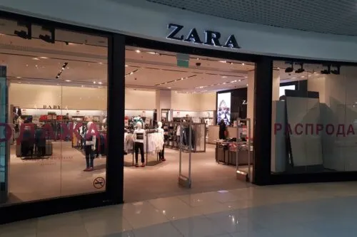 Когда Zara вернется в Россию? Масс-маркет готовился к быстрому камбэку, но теперь есть препятствия