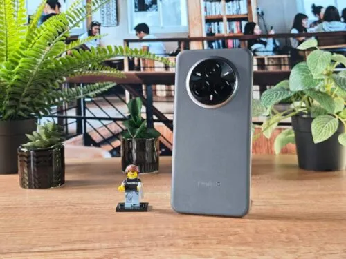 Этот Realme — самый сбалансированный смартфон бренда. У него шикарный экран и крутые камеры 