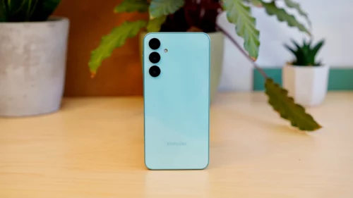 5 лучших бюджетных смартфонов от экспертов. Все стоят не дороже 20 000 рублей