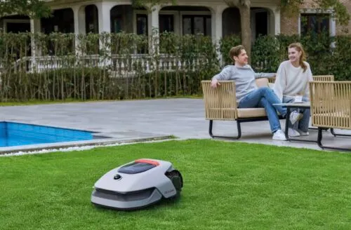 Dreame выпустила робота-газонокосильщика. Модель с лидаром имеет несколько режимов кошения и реагирует на погоду