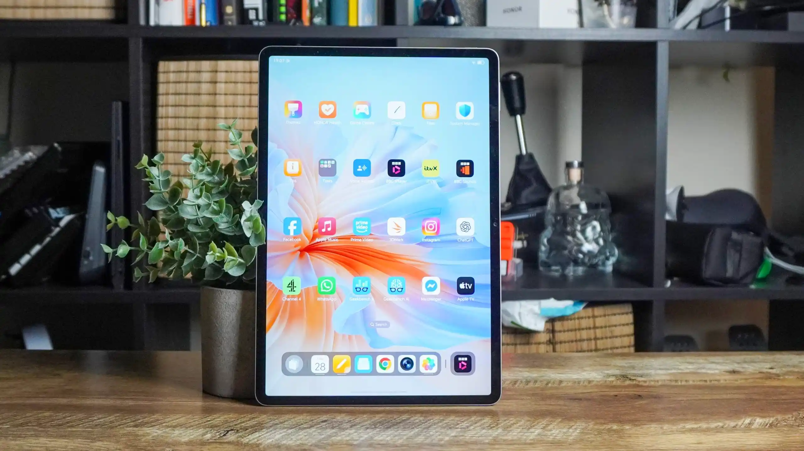Хитовый планшет Honor Pad сливают за бесценок. У него топовый экран, мощный звук и крутое железо