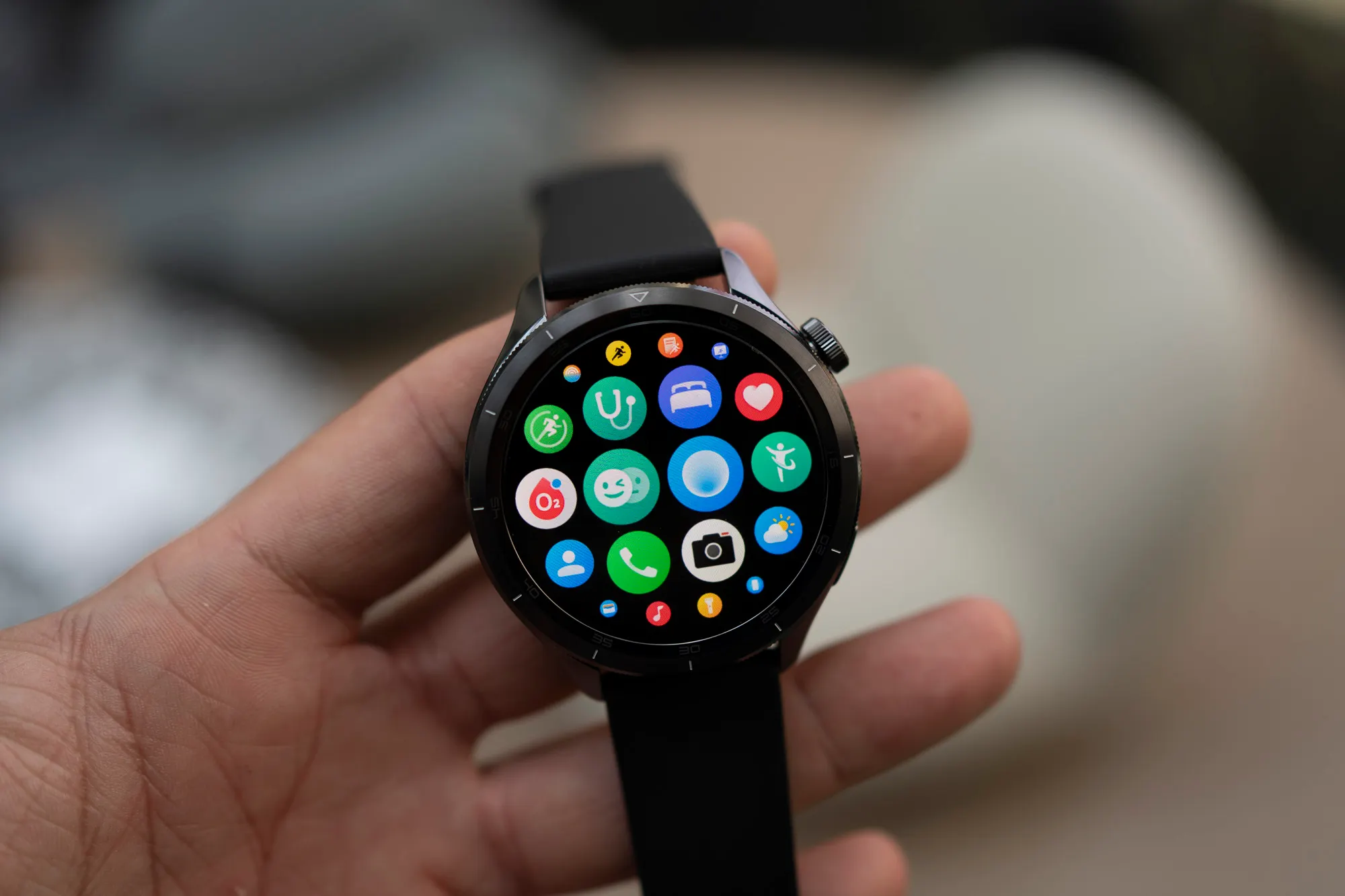 Самые стильные смарт-часы Xiaomi обесценились на Маркете. Теперь их точно стоит брать 