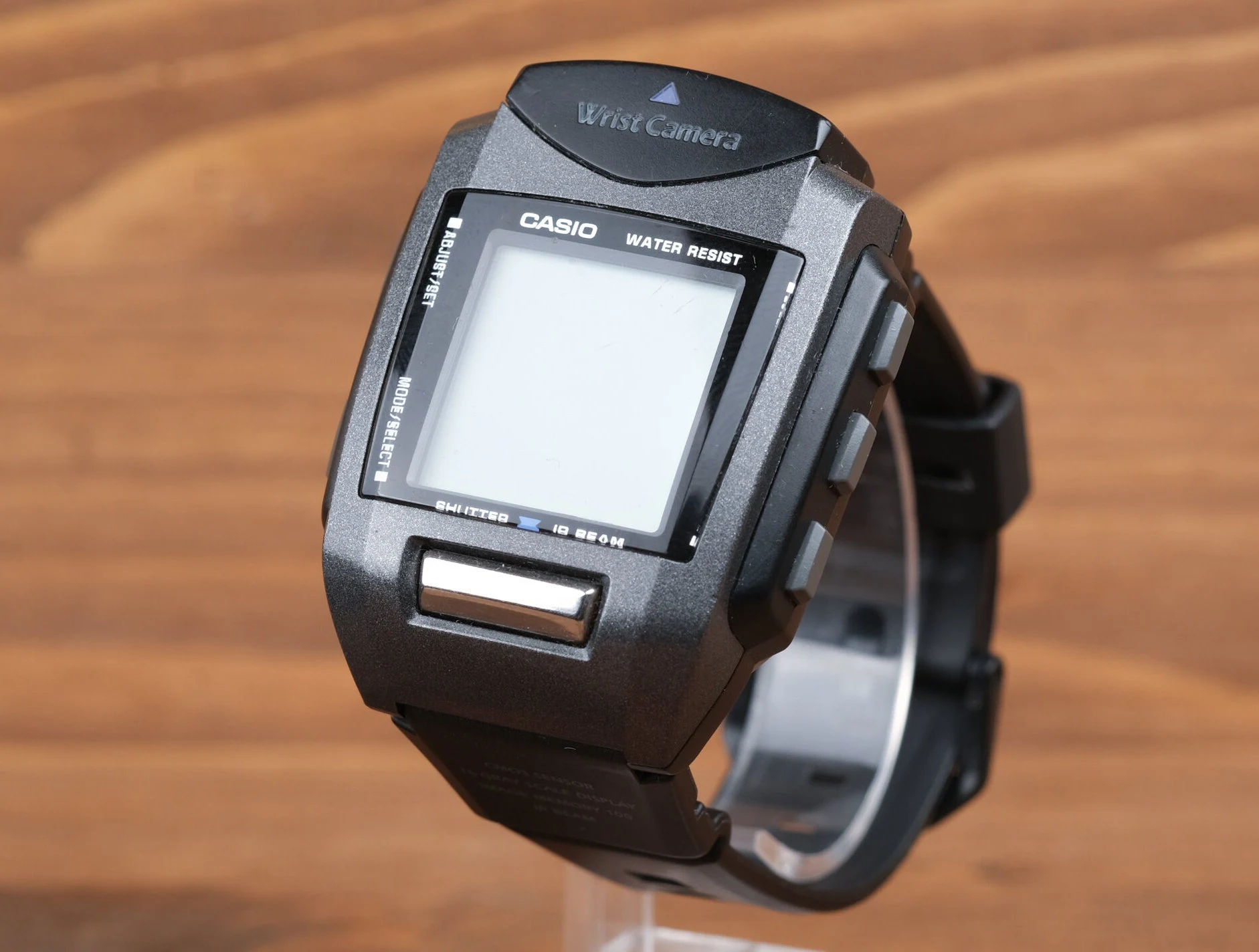 Это первые умные часы Casio. Они в чем-то были лучше Apple Watch