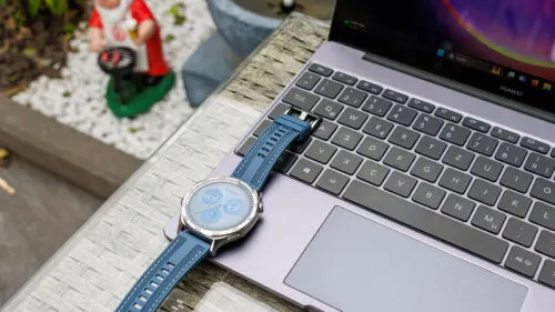 Хитовые смарт-часы Huawei обесценились на Маркете. Они поддерживают 100 режимов тренировок и работают две недели без подзарядки