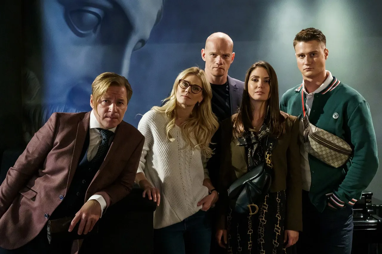 Звездную актрису взяли в русский сериал после пьяных проб. Это хит с оценкой 8,0 на «Кинопоиске»
