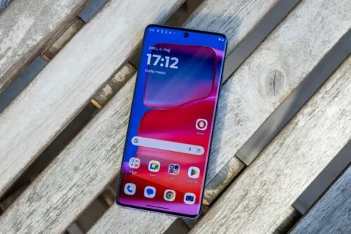 Об этом смартфоне мало кто знает, а зря. Он уничтожает конкурентов от Xiaomi и Realme 