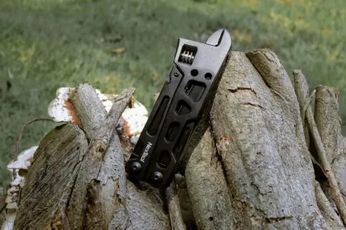 С таким мультитулом про Leatherman можно забыть. Мощный инструмент Xiaomi со встроенным разводным ключом сливают со скидкой