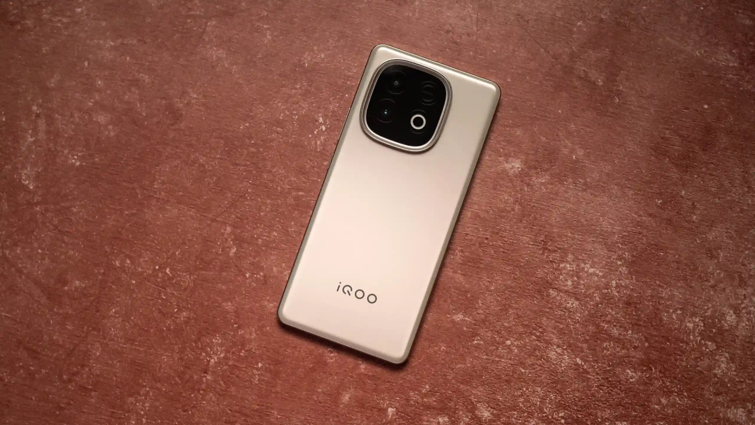 Этот секретный хит IQOO рвет конкурентов. Мощный Snapdragon, 144 Гц и батарея 7000 mAh за копейки