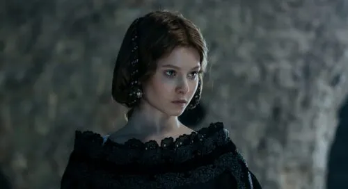 5 главных российских сериалов июля. От масштабной «Этерны» до странной драмы со звездой «Аноры»