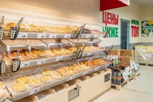 В России, похоже, закрывается жесткий дискаунтер. Аналог «Светофора» провалился, покупатели уходили разочарованными