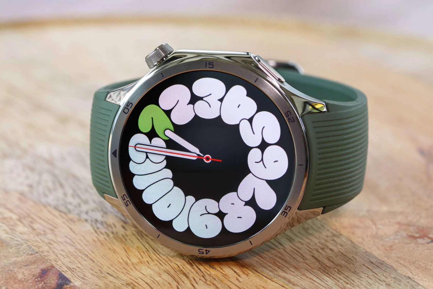 У часов OnePlus Watch 3 нет минусов. Это девайс с крепким корпусом, двойным GPS, NFC и отличной автономностью