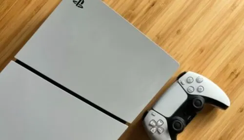 PlayStation 5 Slim с дисководом снова подешевела. Какие консоли мы берем в начале лета?