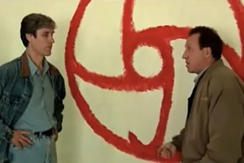 «Это русский «Твин Пикс». В России переснимут культовый, но забытый молодежный сериал 2000-х