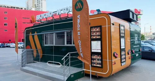 Мы сходили в первый в России фудтрак «Вкусно – и точка». Чем не понравился ресторан на колесах?