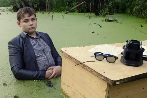 Как сейчас выглядит герой мема «Школьник в болоте»? Его нашел Андрей Малахов