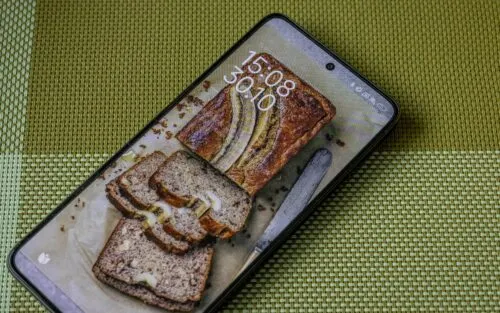 «Телефон — бомба». Главный хит Xiaomi обесценился на Маркете 