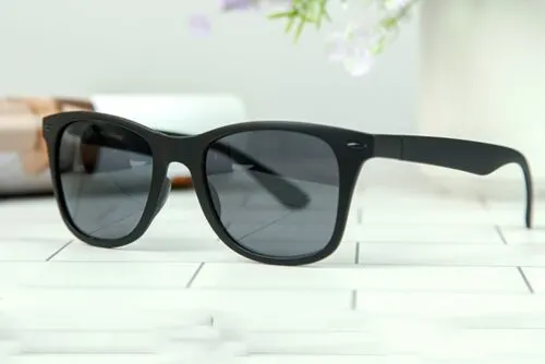 «Удобные и лёгкие, лучшие за такие деньги». Стильные очки Xiaomi Hipster под Ray-Ban рухнули в цене