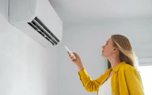 Так можно ли открывать окно при работающем кондиционере? Окончательный ответ на вопрос