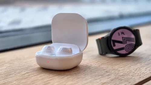 На что способны самые дешевые наушники Samsung? Galaxy Buds Core можно взять в России со скидкой