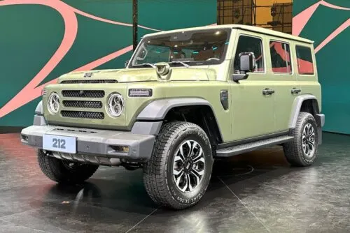 Китайский гелендваген официально появился в РФ. Этот рамный вездеход стоит как «Москвич 6»