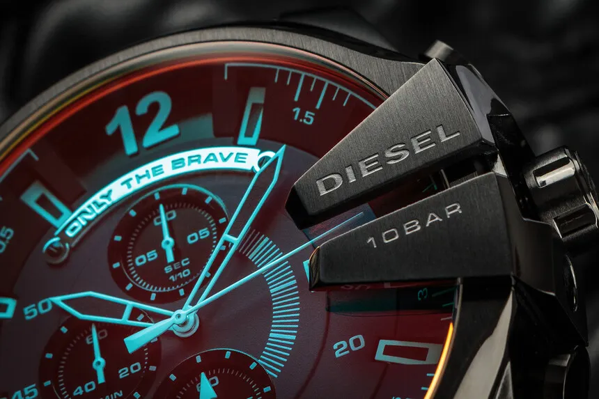 Крутые мужские часы Diesel попали под распродажу в России. Сразу два ярких хронографа можно урвать по минимальной цене