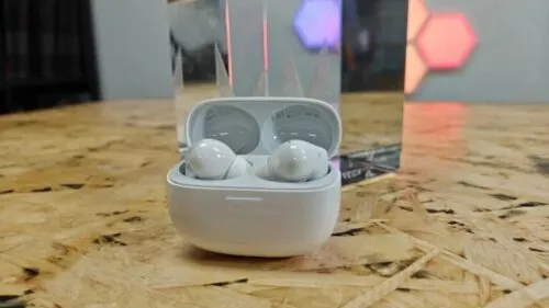 3 недорогие, но крутые гарнитуры. Все — в пределах 5 тысяч рублей