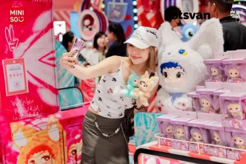 Лабубу забыта – в мире новая трендовая игрушка Вакуку. Что это такое, сколько стоит и где купить?