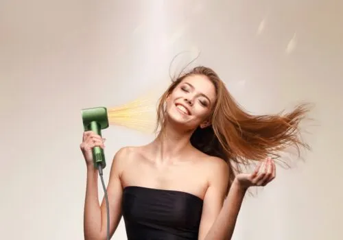 Не вздумайте переплачивать за Dyson. Топовый фен Dreame работает лучше, а стоит в разы дешевле