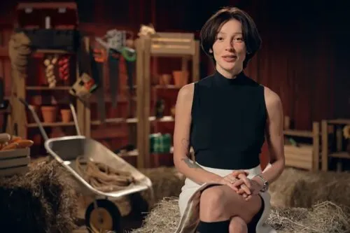 Настя Ивлеева вернулась на ютуб. Звезда сделала аналог «Фермы Кларксона» – как это выглядит?