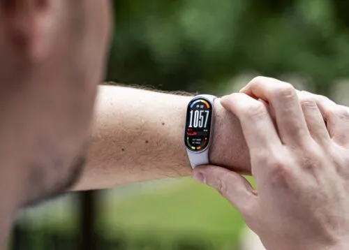 Какой смарт-браслет выбрать летом 2025 года? Есть сразу 3 крутых варианта