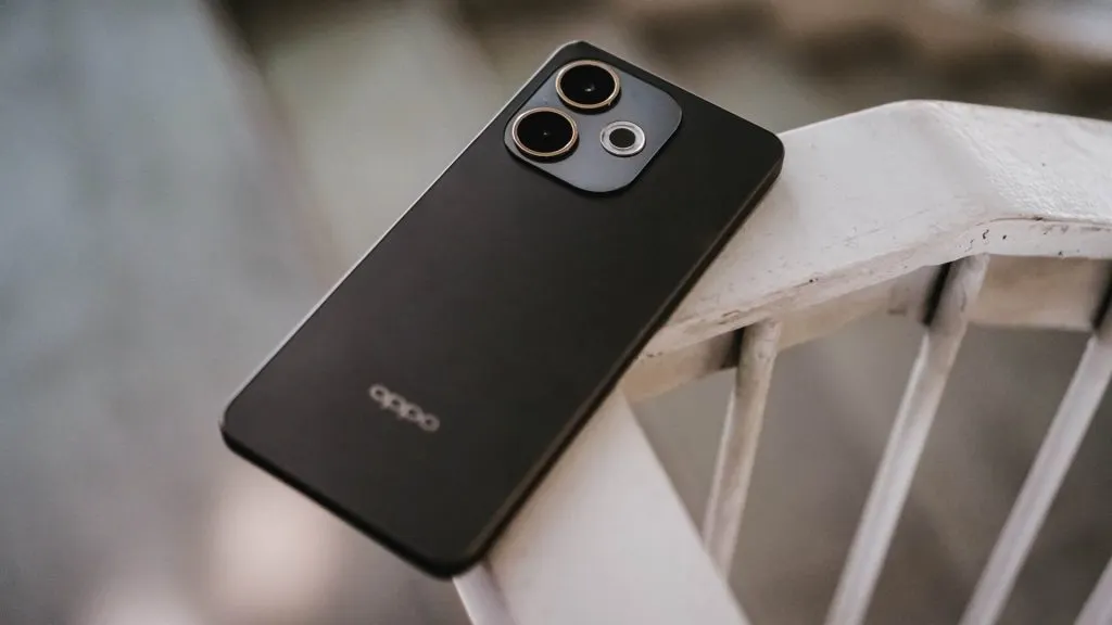 Вы видели, что Oppo предлагает всего за 12 тысяч? Сверхпрочный корпус, 120-герцовый экран и шикарную автономность