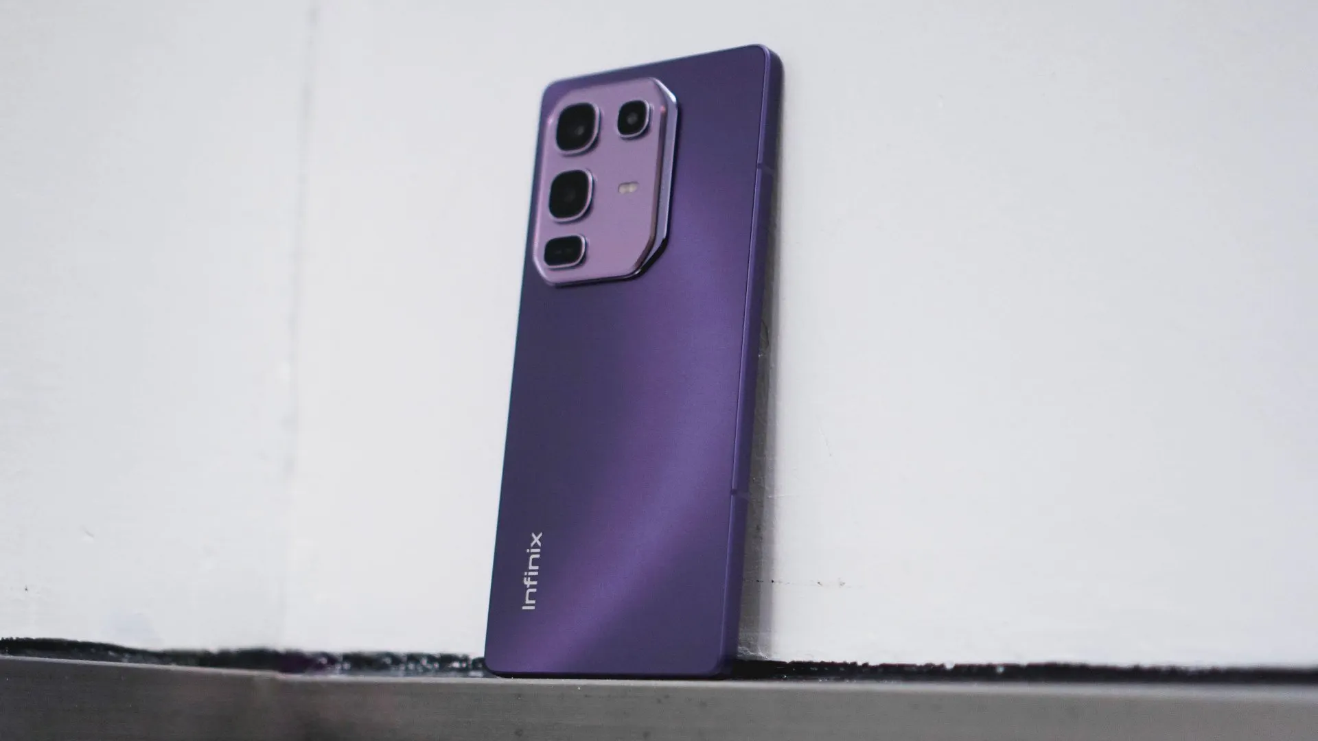 Этот Infinix — самый сбалансированный смартфон бренда. У него есть даже уникальная фича 