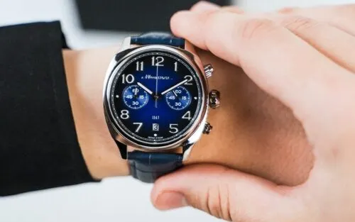 Часы от легендарных российских брендов мощно подешевели. От культовой «Славы» до авиационной «Молнии»