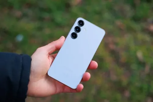 Хитовый флагман Samsung Galaxy сливают за бесценок. Хватаем, пока он есть в наличии