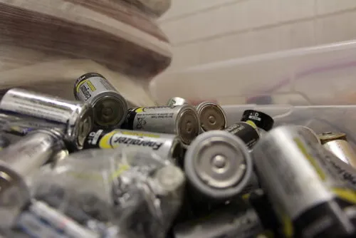 Эксперты выбрали лучшие батарейки. Какие подойдут для пульта, а какие – для GPS-навигатора или мощного фонаря?