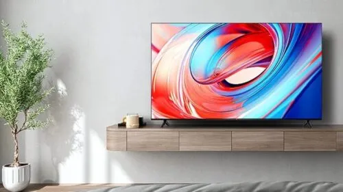 Этот TCL — самый выгодный телевизор для спальни. У него большой экран и суперудобная ОС 