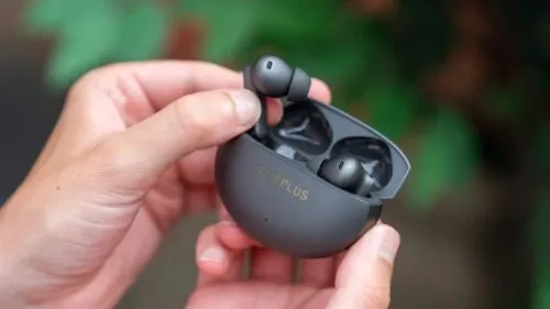 Что выбрать — OnePlus Buds 4 или Realme Buds Air 7 Pro? Это две крутые модели TWS-наушников