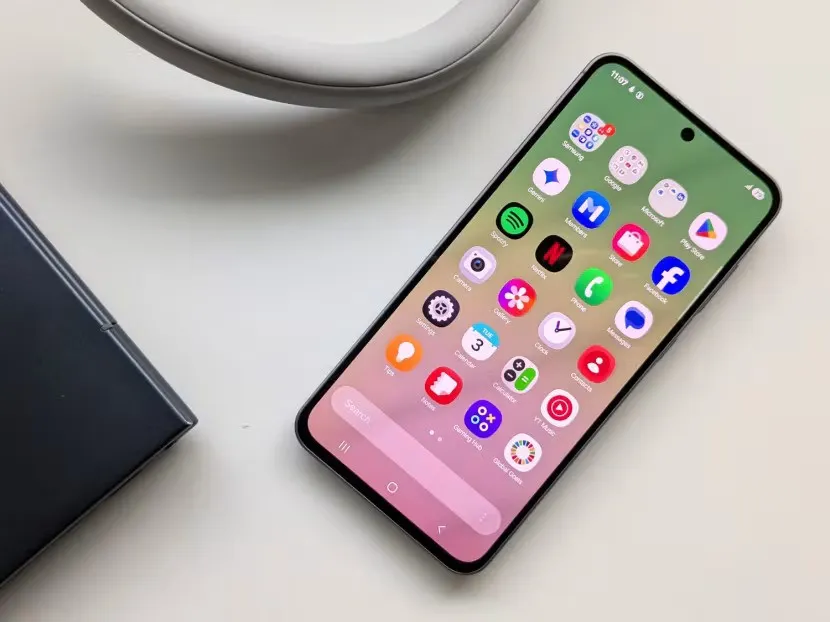 Этот Samsung Galaxy — самый сбалансированный девайс бренда. Мы знаем, где его лучше брать 