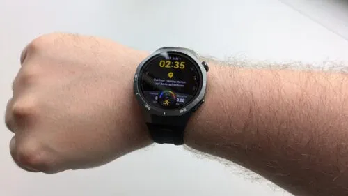 Титановые смарт-часы Huawei рухнули в цене. Хватаем, пока они есть в наличии 