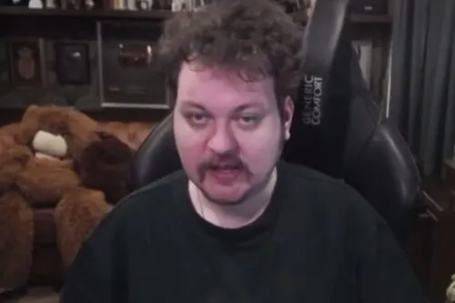 «Алкоскуф увядает все больше и больше». Юрий Хованский расстался с очередной девушкой